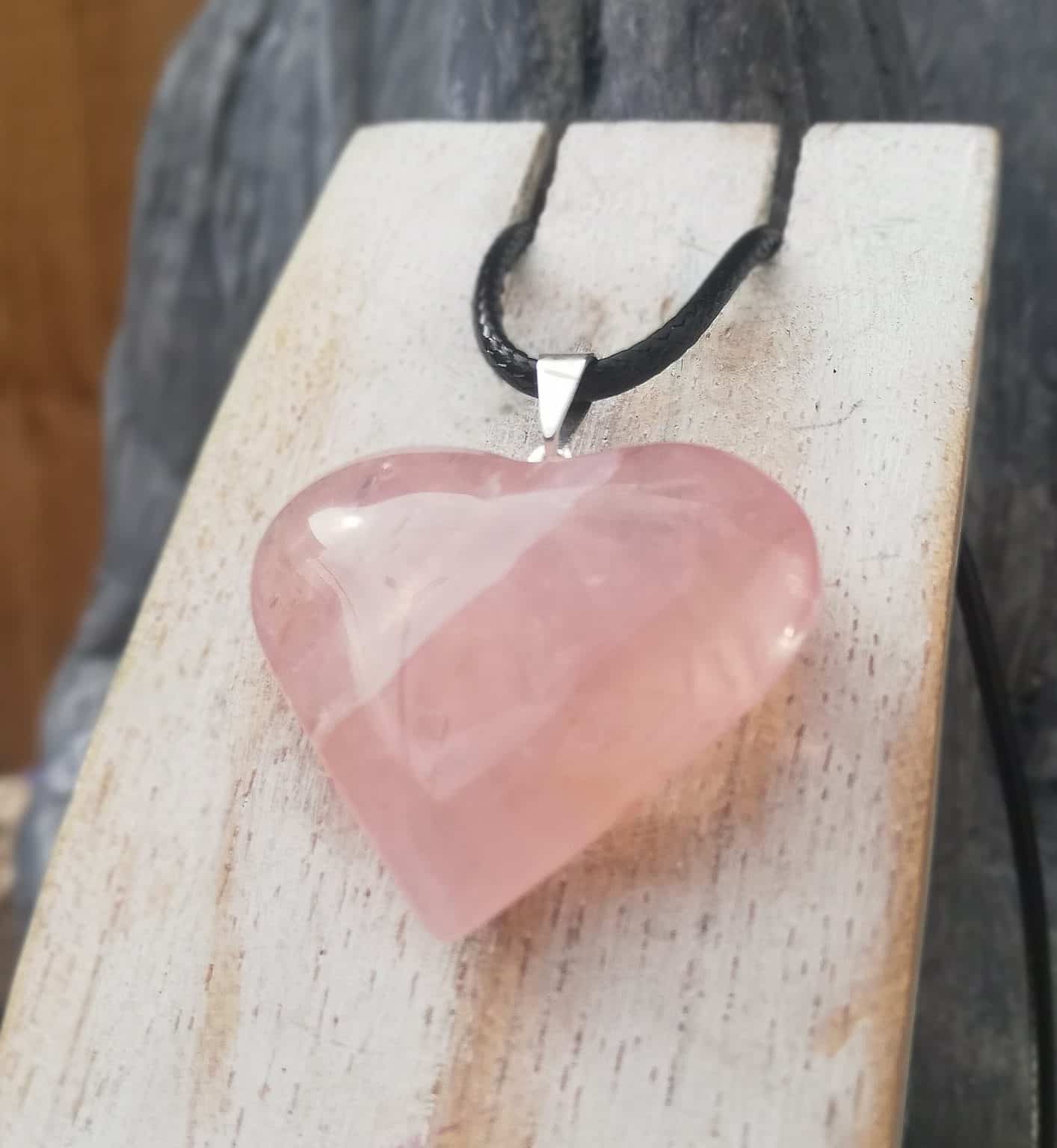 Colgante de corazón de cuarzo rosa grande - Azabache minerales
